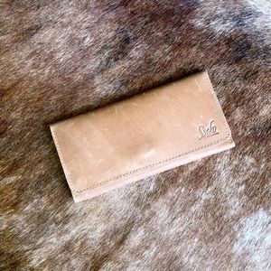 Sseko classic leather wallet